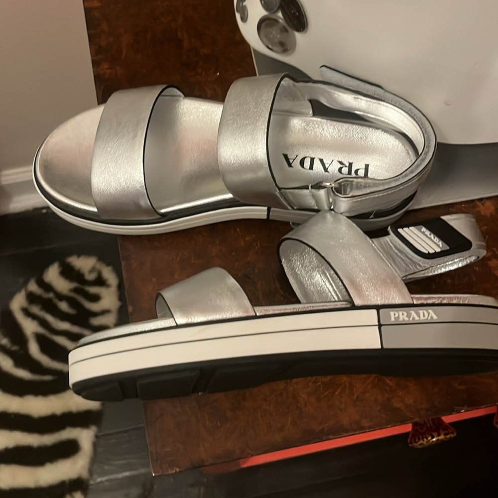 Prada leather sling back sandals size 8 - Picture 4 of 9